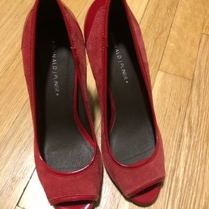 Donald J. Pliner Shoes - NWOB Suede Donald Pliner heels Donald J. Pliner Shoes - NWOB Suede Donald Pliner heels